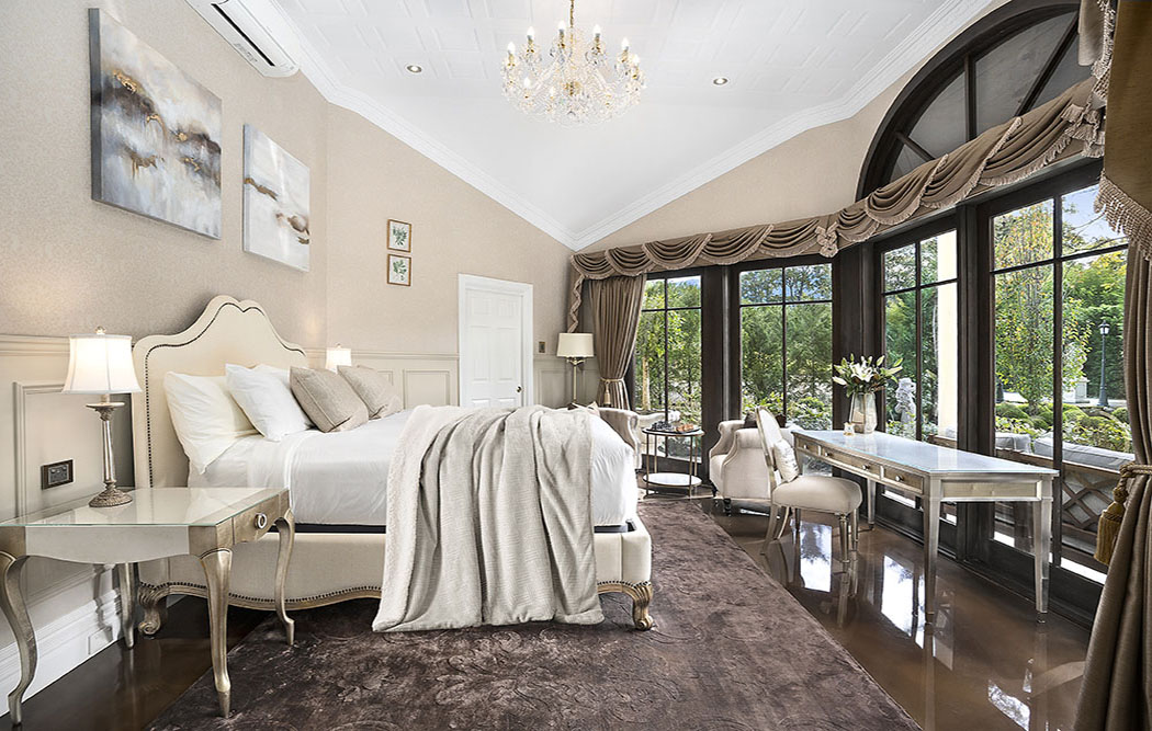 West wing suite, light filled mountain view, private luxury retreat australia