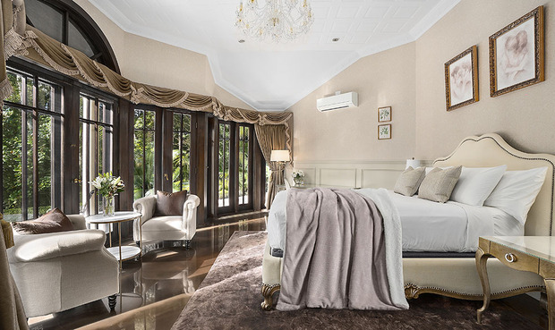 Rainforest view private luxury suite